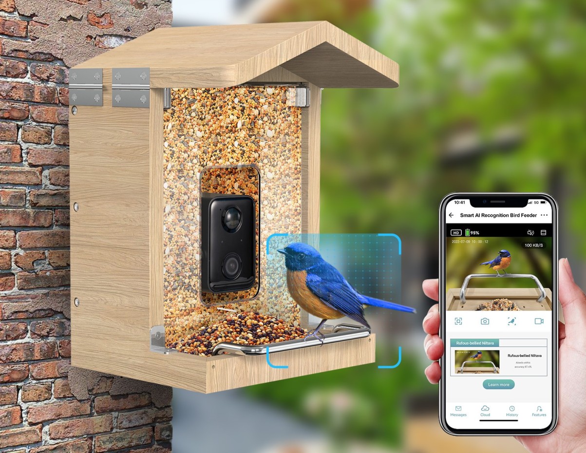 Vogelvoederhuisje met camera en zonnepaneel