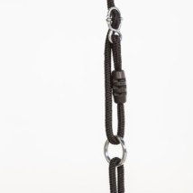 Het verlengtouw is verstelbaar tussen 0,95-1,75m