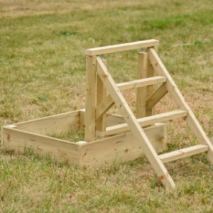 Optioneel kan je een kippen zandbak mee bestellen bij de kippen trap.