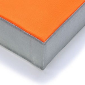 Speelkussen M feloranje outdoor is gemaakt van stevig en slijtvast materiaal