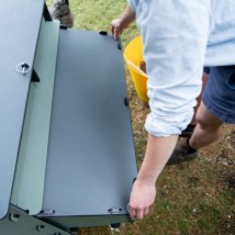 Het legnest deksel is eenvoudig te verwijderen