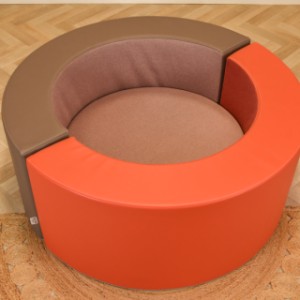 De cirkel past perfect tussen de 2 bogen, nu is het een leuke speelbak