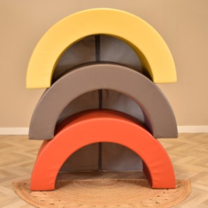 De speelboog is in verschillende kleuren verkrijgbaar