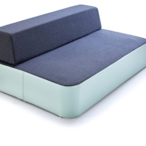 Met het springmatras en het speelkussen rugleuning donkerblauw heeft u de complete set.