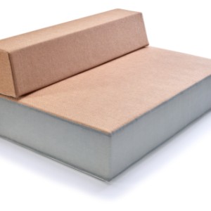 Met het springmatras en het speelkussen rugleuning lichtoranje heeft u de complete set.