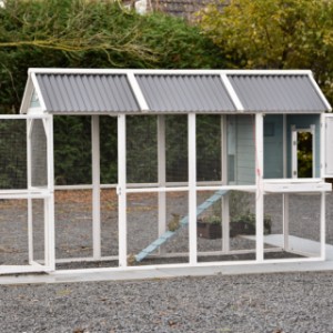 Konijnenhok Alexia heeft veel handige deuren