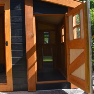 De grote hooiberg heeft 2 aparte nachthokken