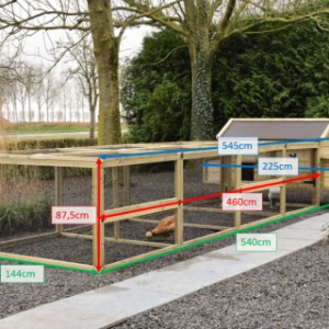Verschillende afmetingen van kippenhok Eggy met 2 legnesten en dubbele ren