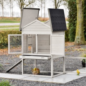 Prestige medium heeft veel deuren en kleppen voor een makkelijke schoonmaak