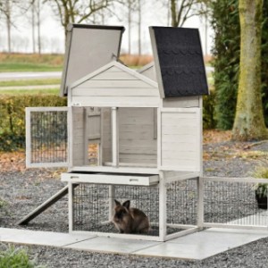 Prestige medium heeft veel deuren en kleppen voor een makkelijke schoonmaak