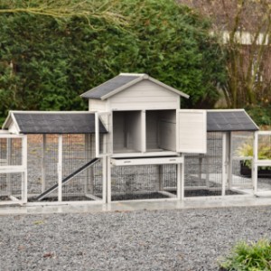 Prestige medium met dubbele ren light-grey heeft veel deuren en kleppen voor een makkelijke schoonmaak