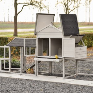 Prestige medium heeft veel deuren en kleppen voor een makkelijke schoonmaak