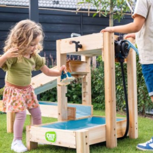 Met EXIT AquaFlow 200 ontdekken kinderen spelenderwijs hoe water stroomt.