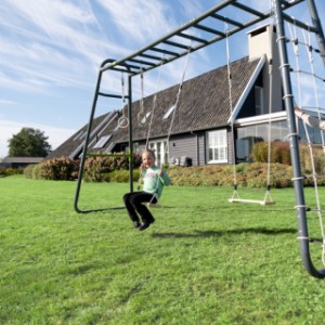 De EXIT Getset MB300 zorgt voor veel speelplezier in de tuin