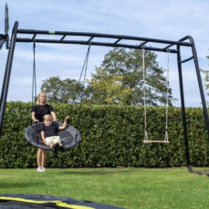 Het metalen speeltoestel Getset MB305 is voorzien van een donkergrijze poedercoating