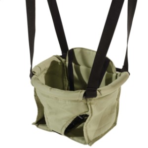 De EXIT Silvi houten meegroeischommel wordt geleverd inclusief babyschommelzitje