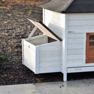 Het legnest van Ambiance large heeft een handige kleplat