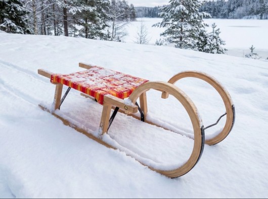 Houten Slede Alpen 95cm | slee met comfortabele textiel zitting