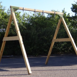 Schommel Succes is verkrijgbaar met donkergroene of pastelgroene hoekverbindingen