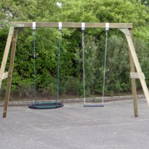 De schommel Subliem XL is ook geschikt voor volwassenen