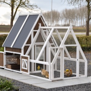 Kippenhok Pip met ren heeft 2 openslaande deuren