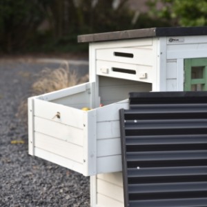 Het dak van het legnest van Noah is afneembaar