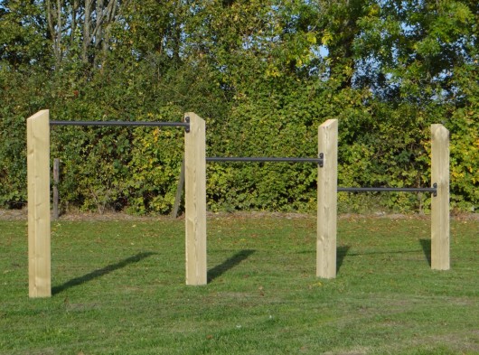 Triple duikelrek Skill duikelstangen 125cm en 4 geïmpregneerd houten palen 200cm
