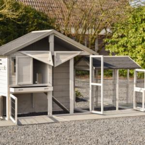 Het konijnenhok Holiday Medium heeft ruime deuren
