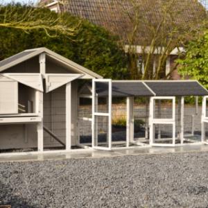 Het konijnenhok Holiday Medium heeft vele openingen