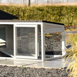 Aanbouwren Ambiance Small overdekte ren met dakleer heeft 2 deuren