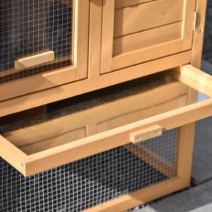 Kippenhok Action is voorzien van een metalen schuiflade