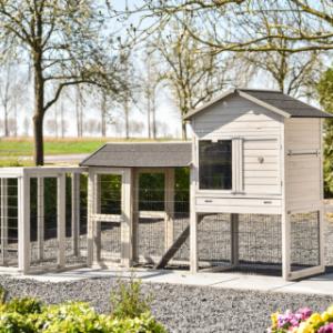 De aanbouwren Functional is op verschillende manieren te koppelen aan het kippenhok Prestige Large en de aanbouwren Space Large