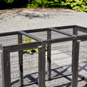 Dierenren Functional Light-grey heeft een tralie dak