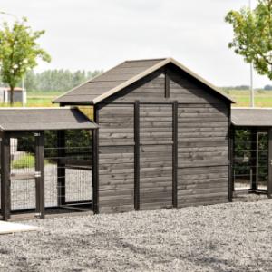 Neem een kijkje aan de achterkant van konijnenhok Holiday Large