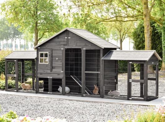 Konijnenhok Holiday Large Black met 2 rennen 489x100x195cm