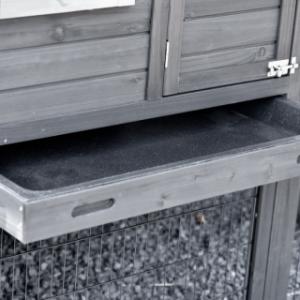 Holiday Medium Black heeft een handige schuiflade