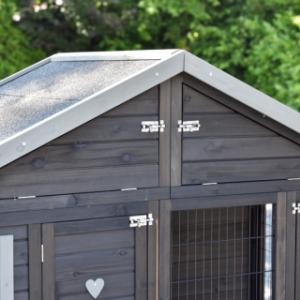 Holiday Medium Black heeft een handige opbergzolder