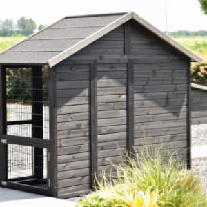 Neem een kijkje aan de achterkant van Holiday Medium Black
