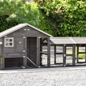 Het kippenhok Holiday Medium Black is een aanwinst voor uw tuin!