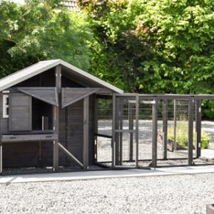 Kippenhok Holiday Medium Black met legnest en ren Functional | kippenhok met grote ren