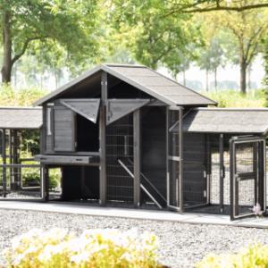 Het konijnenhok Holiday Medium Black heeft vele deuren