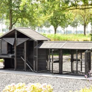 Het konijnenhok Holiday Medium Black heeft vele openingen
