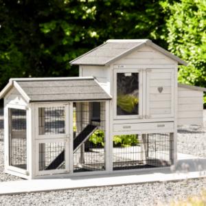 Kippenhok Prestige Small Light-grey is uitgebreid met een ren Space Small