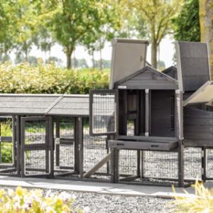 Kippenhok Prestige Small heeft vele openingen