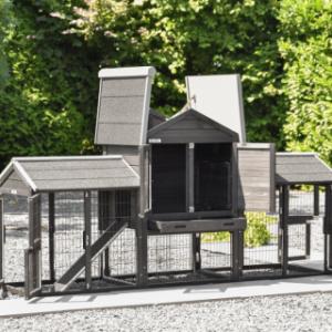 Het konijnenhok Prestige Small heeft vele deuren