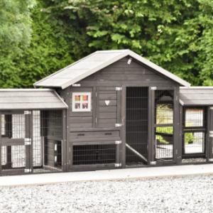 Het konijnenhok Holiday Small Black is uitgebreid met 2 rennen Space