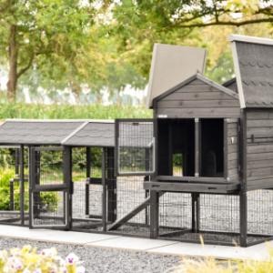 Prestige Medium met dubbele ren Black heeft veel deuren en kleppen voor een makkelijke schoonmaak
