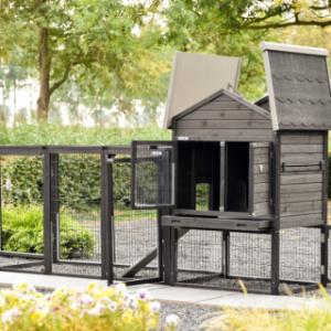 Het konijnenhok Prestige Medium heeft veel deuren