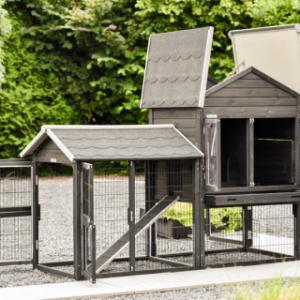 Prestige medium met ren Black heeft veel deuren en kleppen voor een makkelijke schoonmaak
