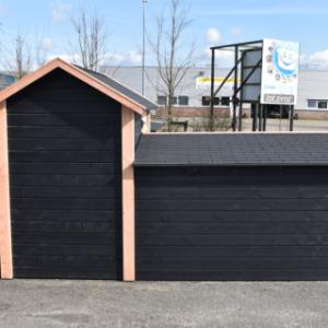Achterkant kippenhok links